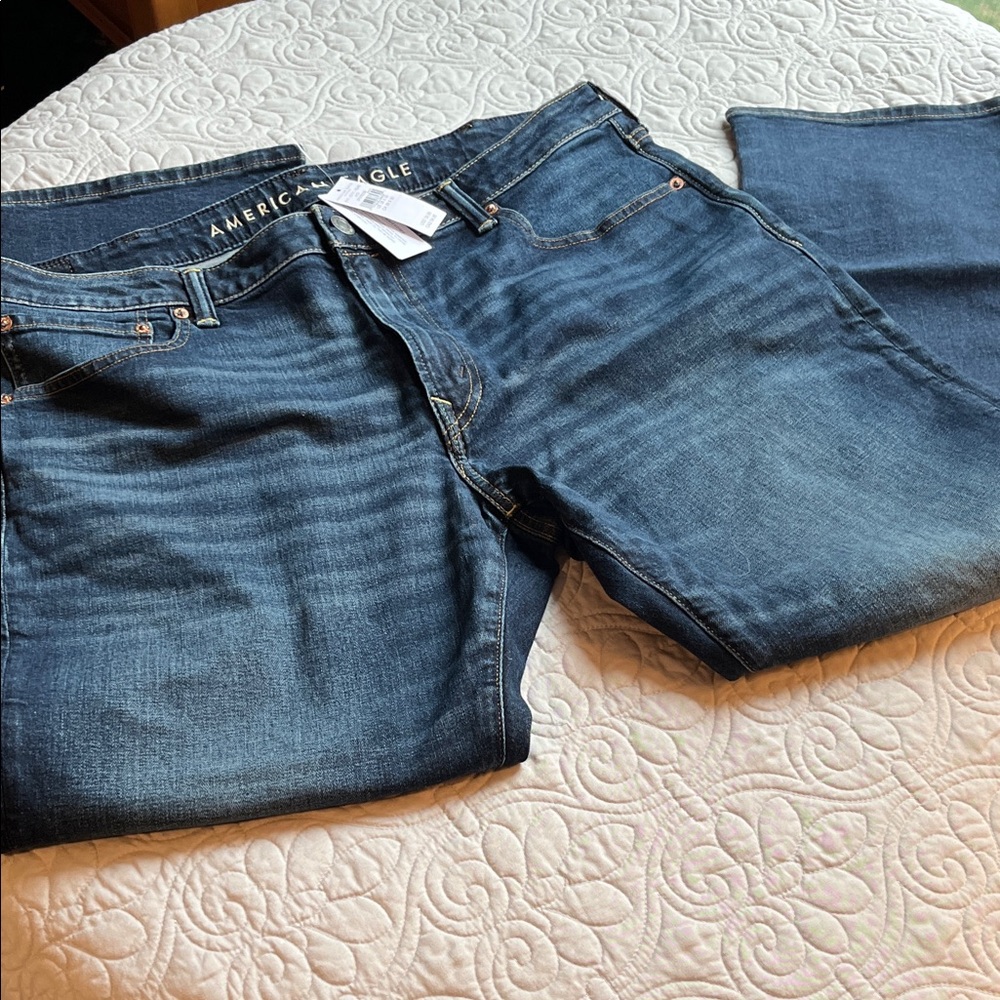 American Eagle Outfitters  Men’s Medium Blue Straight Leg Jeans